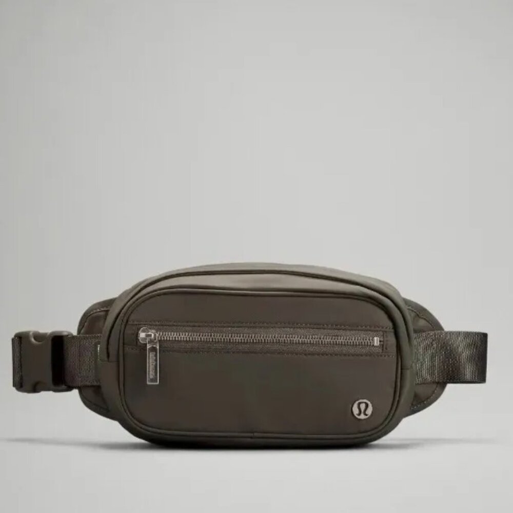 Never used* Lululemon Wunderlust Belt Bag